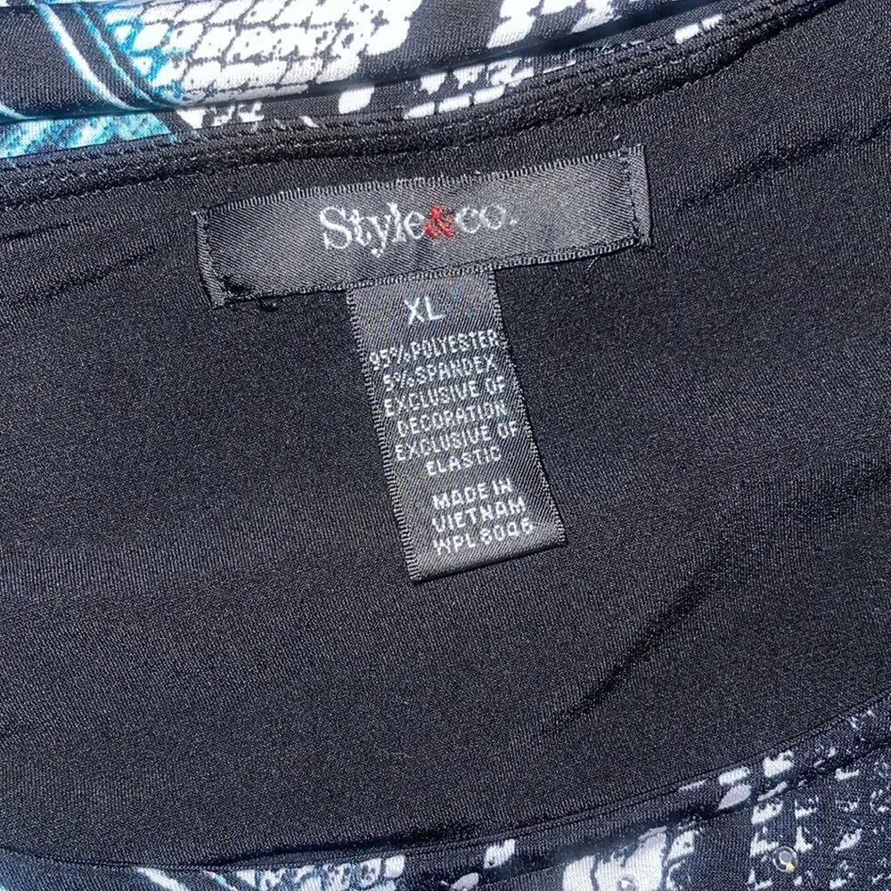 style co XL Blue Black  tunic tops, 3/4 Ruched Sleeve Gold studs Like New